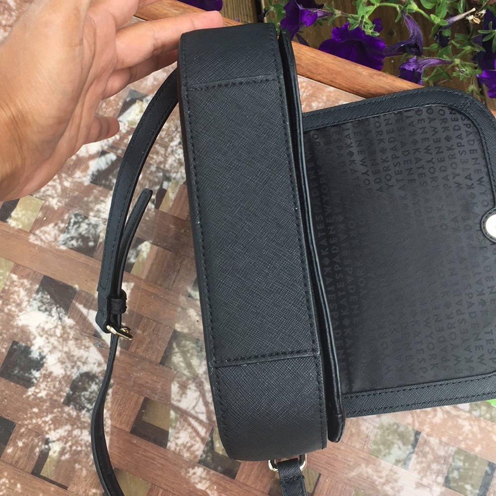 LIKE NEW KATE SPADE CROSSBODY - Picture 11 of 15